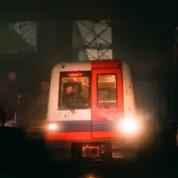 Pierwszy polski Alstom Metropolis 98B podczas prezentacji w Chorzowie 6 marca 2001 roku